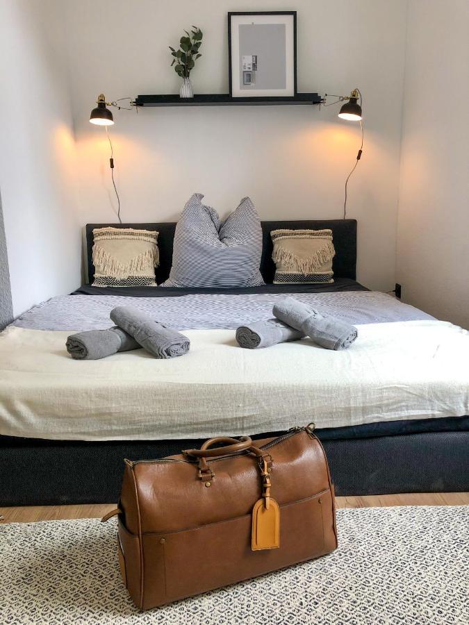 B Our Guest At New Vintage Chic Apartment Dresden Bagian luar foto